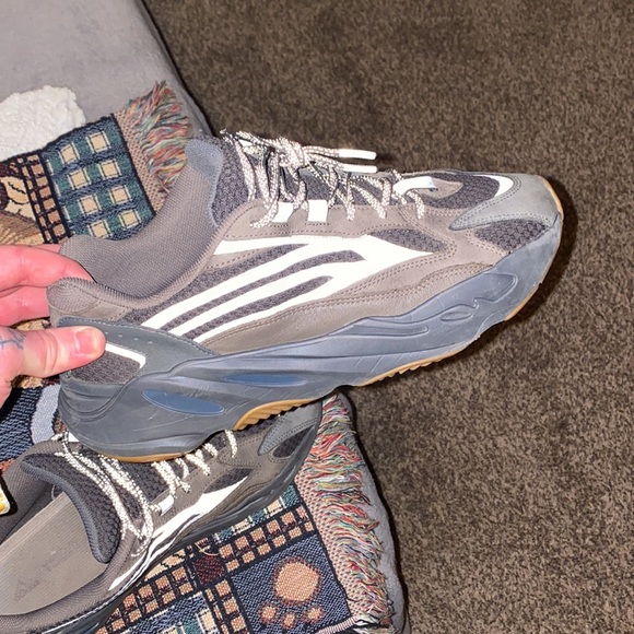 Yeezy Boost 700 V2